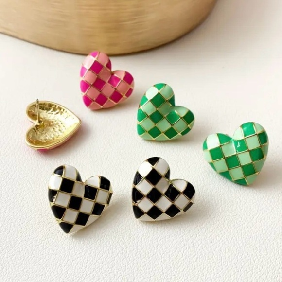 ✨ModCloth Solna Pink Checkered Heart Earrings - Picture 3 of 4